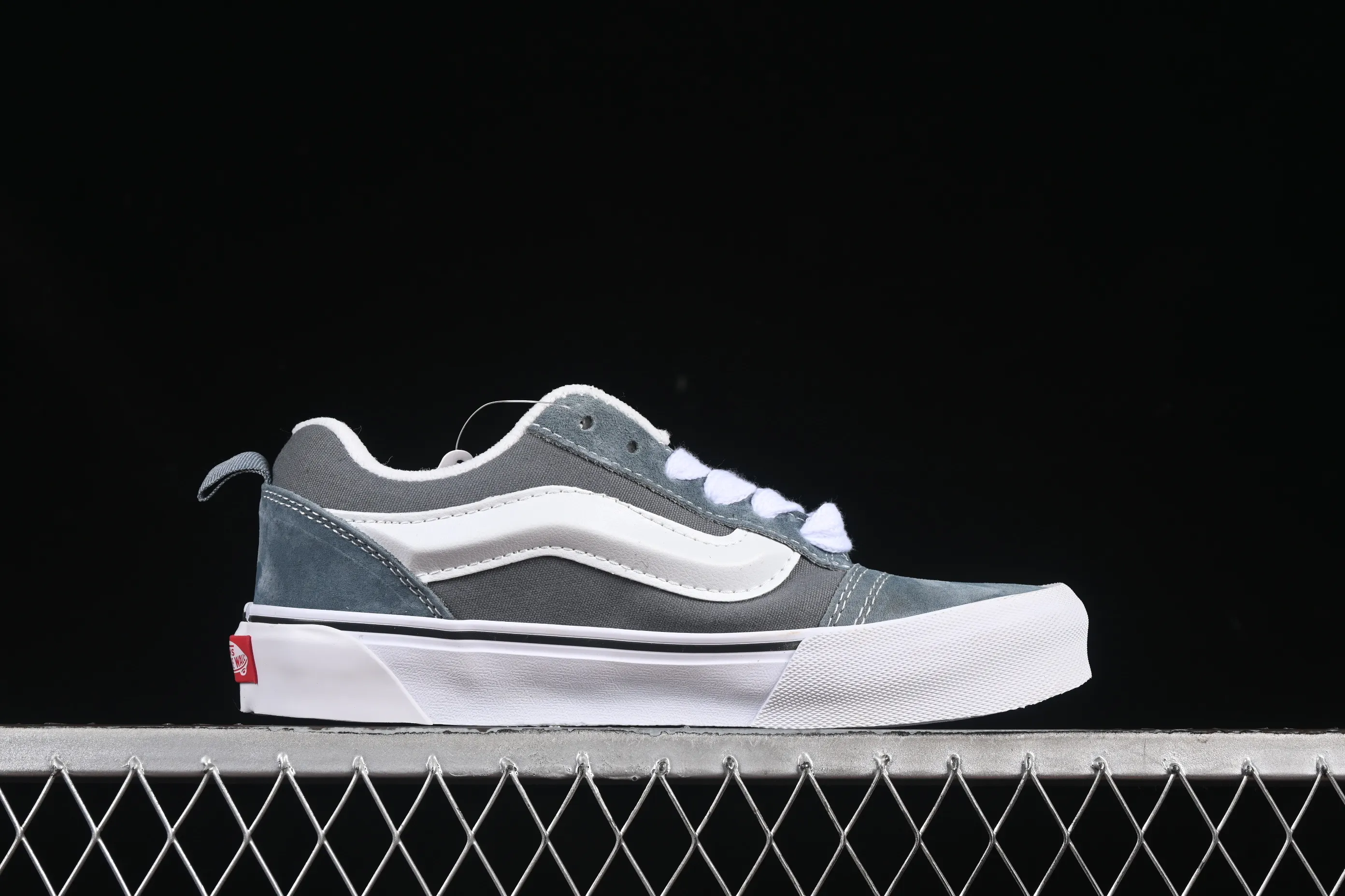 All categories Vans Vans series Vans Low Vans low-top Vans Knu Skool Vans low-top retro casual fat bread shoes VN0009QC6BT